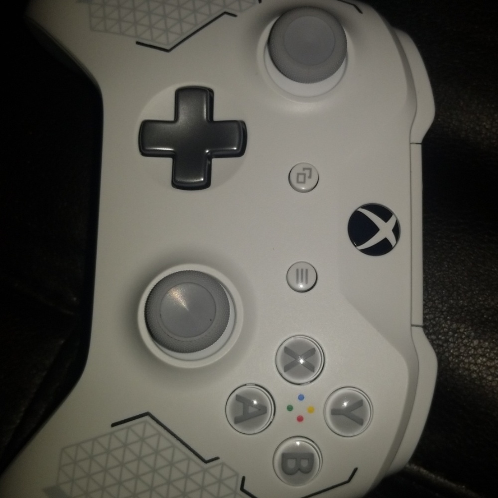 Xbox one controller - Picture 4 of 4